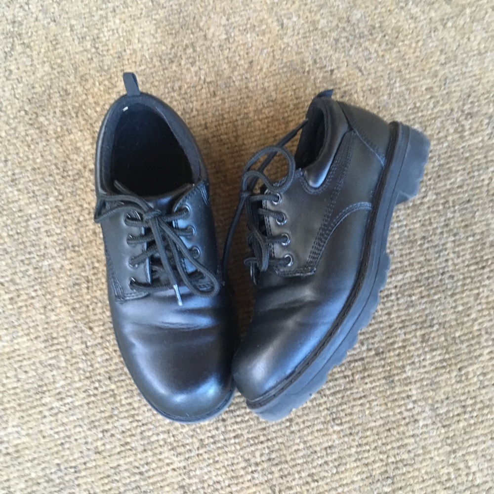 Boys size 4 Black Dress Shoes EUC by Grorge